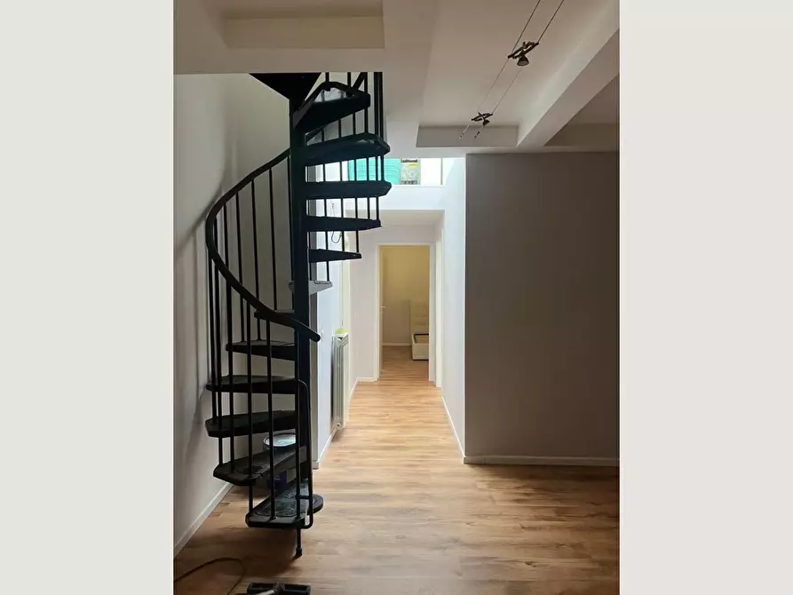 Immagine 1 di Appartamento in vendita  a Livorno