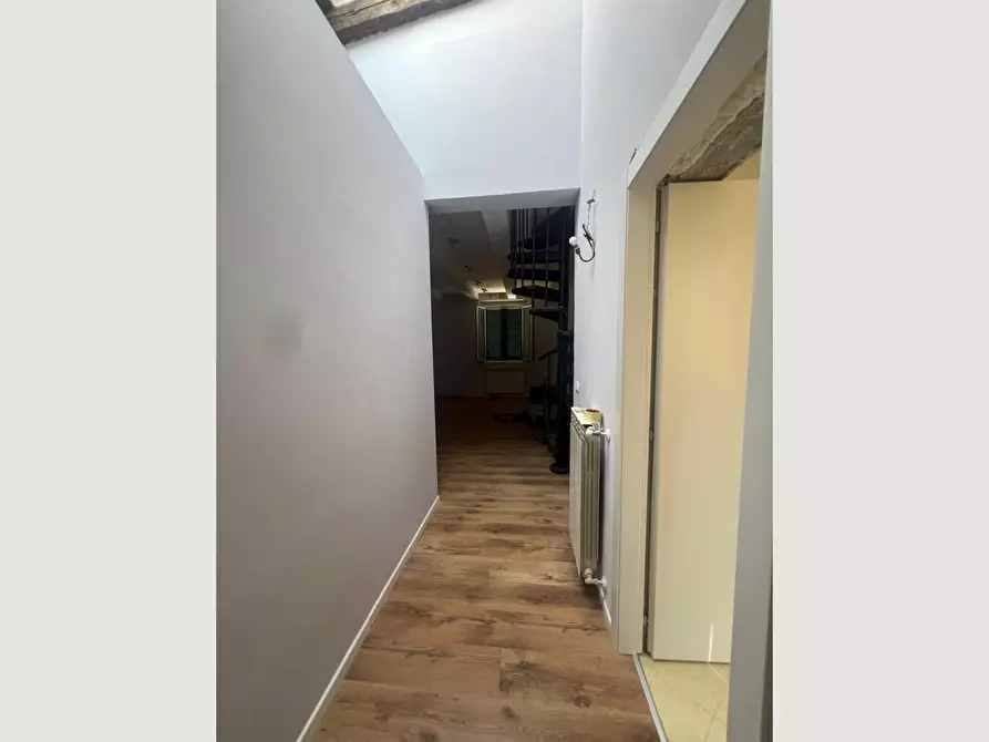 Immagine 8 di Appartamento in vendita  a Livorno