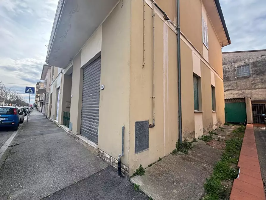 Immagine 4 di Locale commerciale in vendita  a Ponsacco