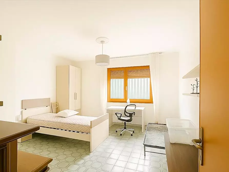 Immagine 13 di Appartamento in vendita  a Pisa