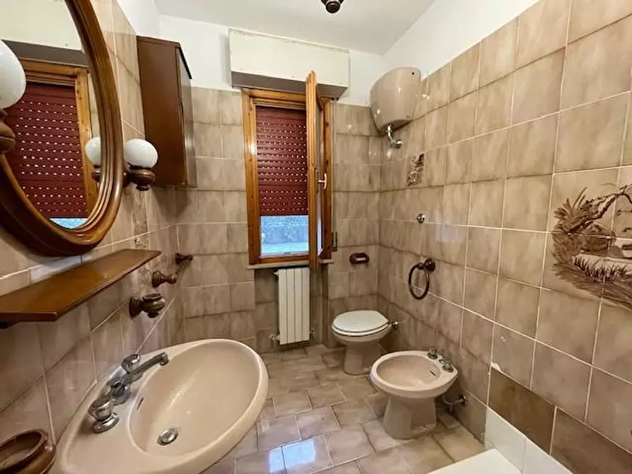 Immagine 10 di Appartamento in vendita  a Vecchiano