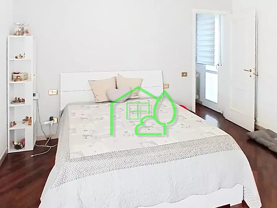 Immagine 11 di Appartamento in vendita  a Viareggio