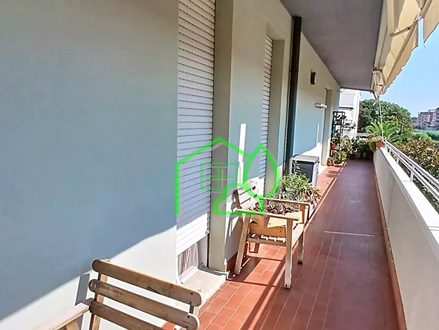 Immagine 6 di Appartamento in vendita  a Viareggio