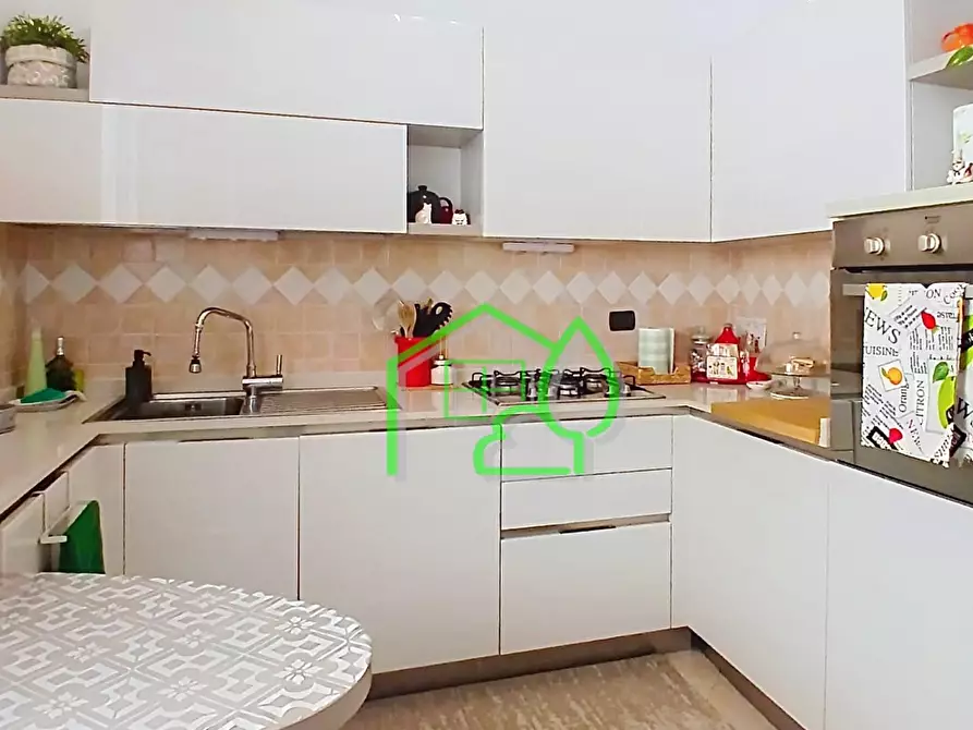 Immagine 9 di Appartamento in vendita  a Viareggio