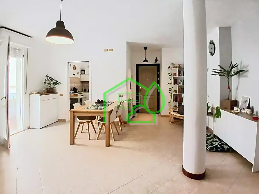 Immagine 10 di Appartamento in vendita  a Viareggio