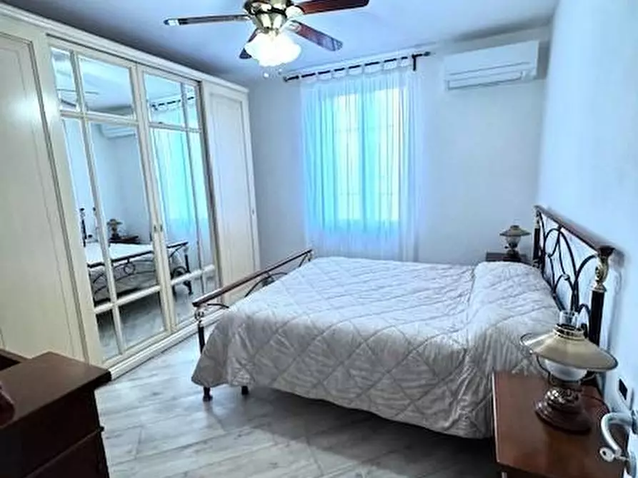 Immagine 39 di Villa in vendita  a Collesalvetti