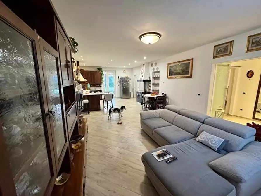 Immagine 29 di Villa in vendita  a Collesalvetti