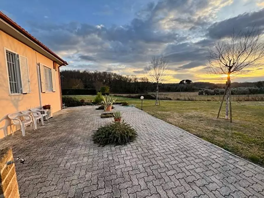 Immagine 7 di Villa in vendita  a Collesalvetti