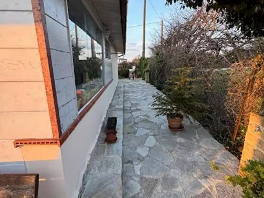 Immagine 4 di Villa in vendita  a Collesalvetti