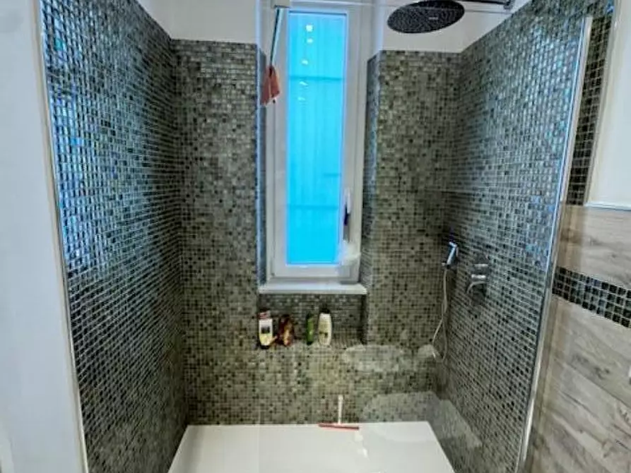 Immagine 47 di Villa in vendita  a Collesalvetti