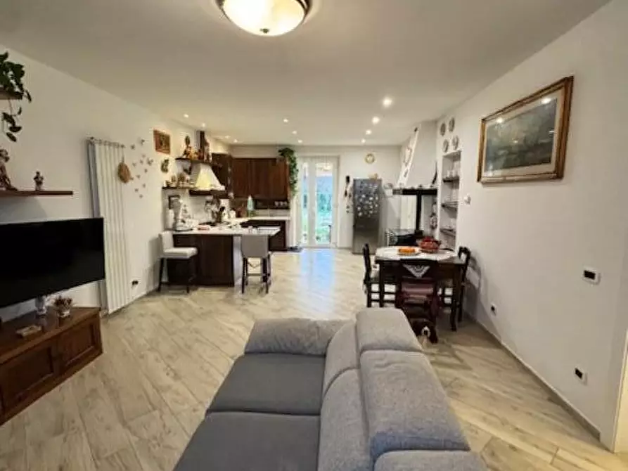 Immagine 18 di Villa in vendita  a Collesalvetti