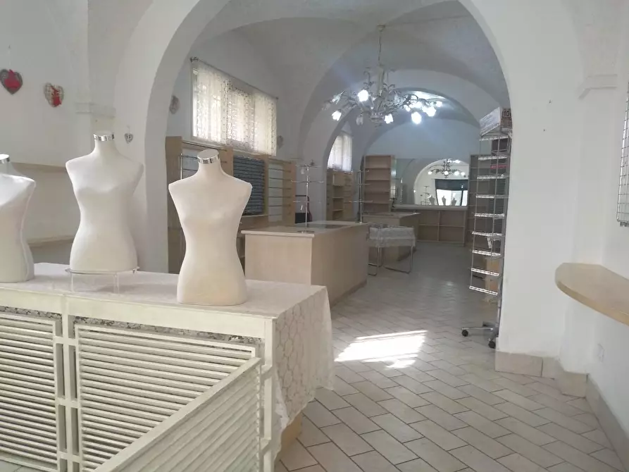 Immagine 4 di Locale commerciale in vendita  a Empoli