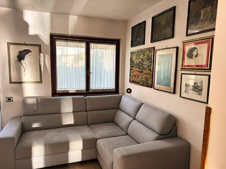 Immagine 8 di Villetta a schiera in vendita  a Massa