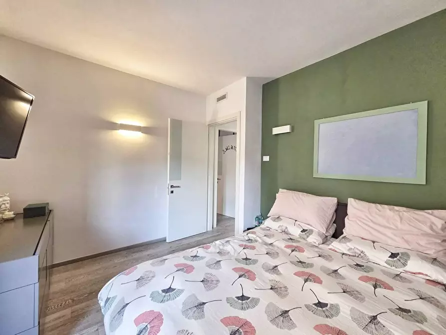 Immagine 15 di Appartamento in vendita  a Massa