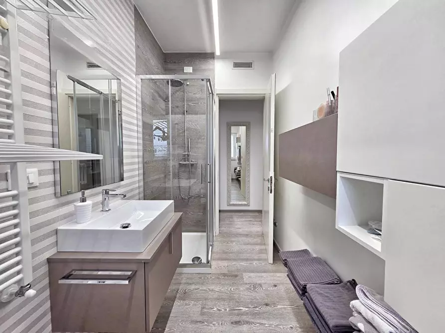 Immagine 23 di Appartamento in vendita  a Massa