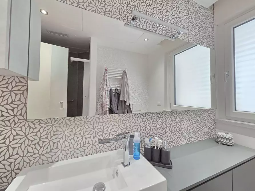 Immagine 13 di Appartamento in vendita  a Massa