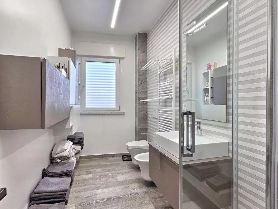 Immagine 21 di Appartamento in vendita  a Massa