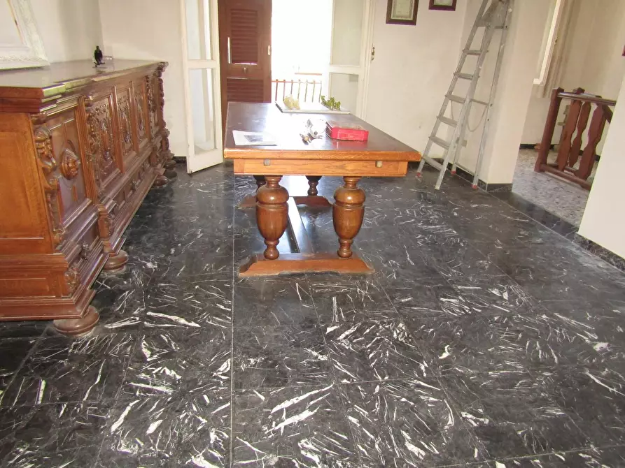 Immagine 1 di Casa semindipendente in vendita  a Carrara