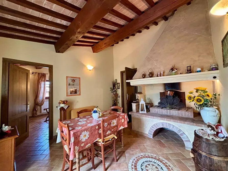 Immagine 2 di Porzione di casa in vendita  a Peccioli