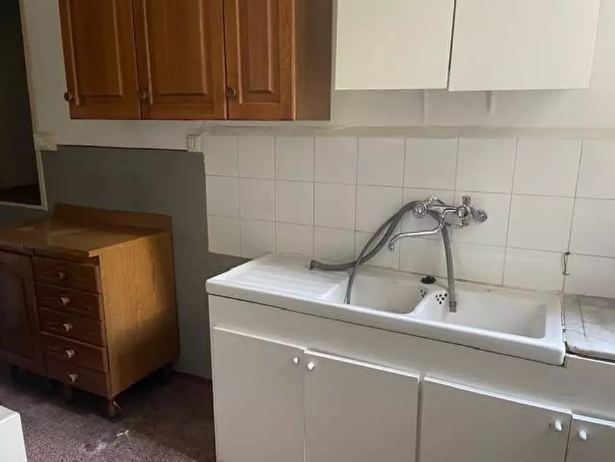 Immagine 13 di Appartamento in vendita  a Pisa