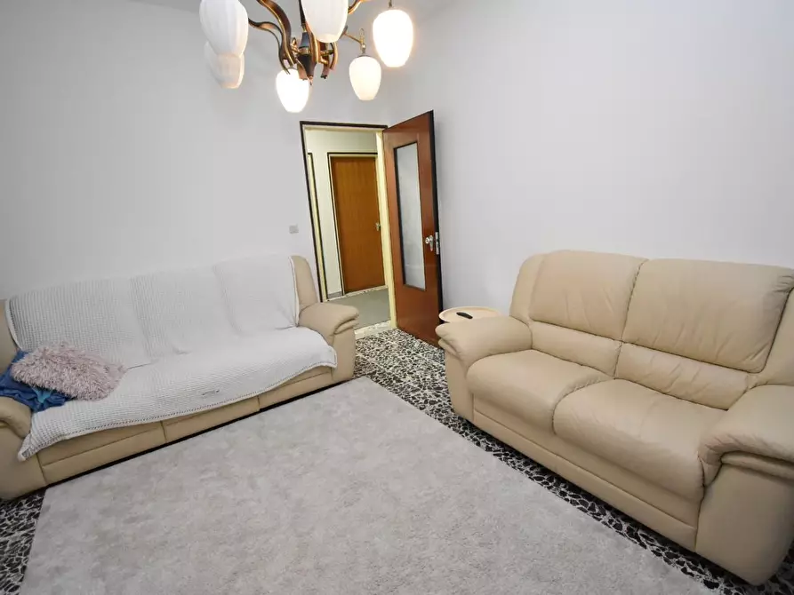 Immagine 46 di Villa in vendita  a Vecchiano