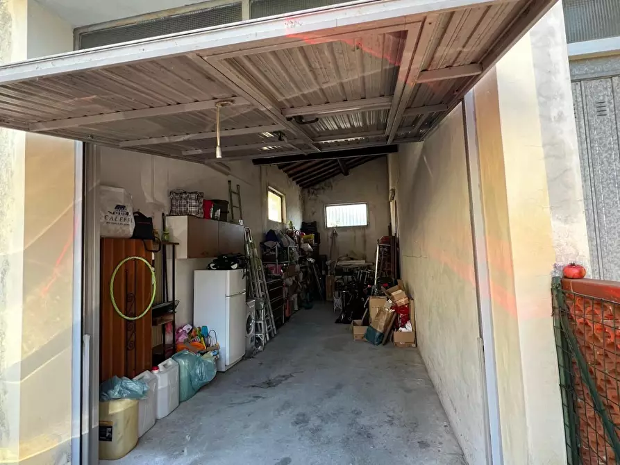 Immagine 12 di Villa in vendita  a Vecchiano