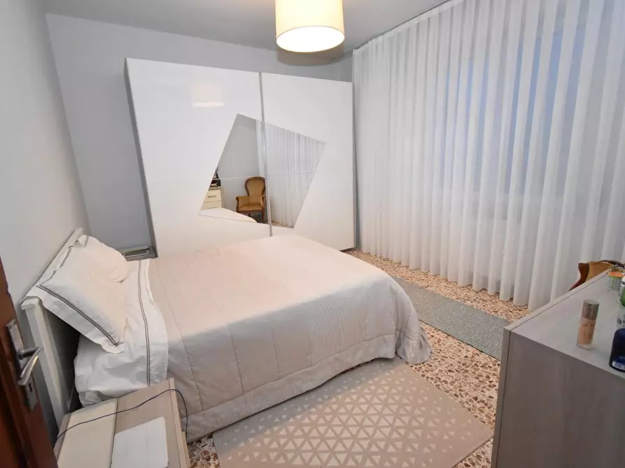 Immagine 37 di Villa in vendita  a Vecchiano