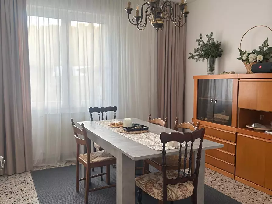 Immagine 5 di Villa in vendita  a Vecchiano