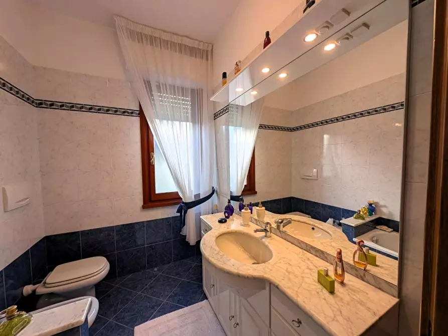 Immagine 10 di Appartamento in vendita  a Vinci