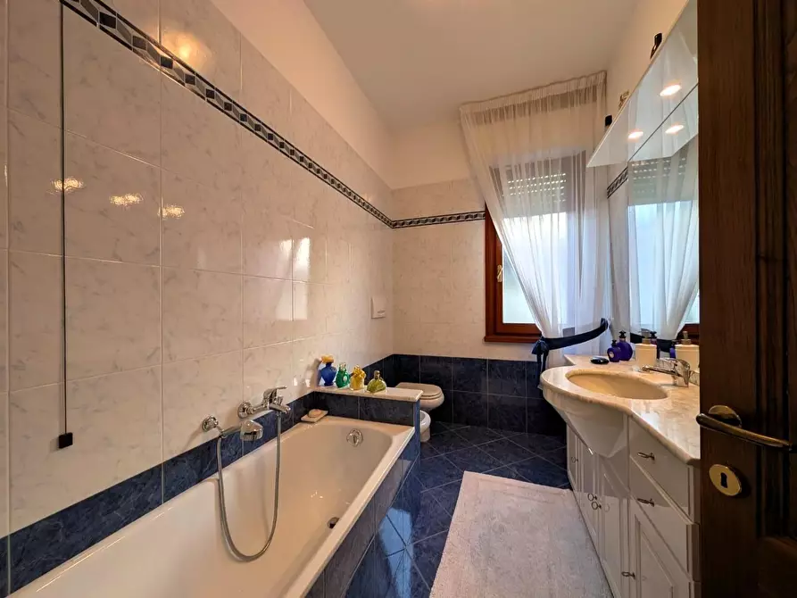 Immagine 11 di Appartamento in vendita  a Vinci