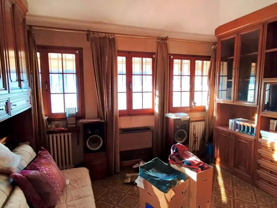 Immagine 1 di Villa in vendita  a Empoli