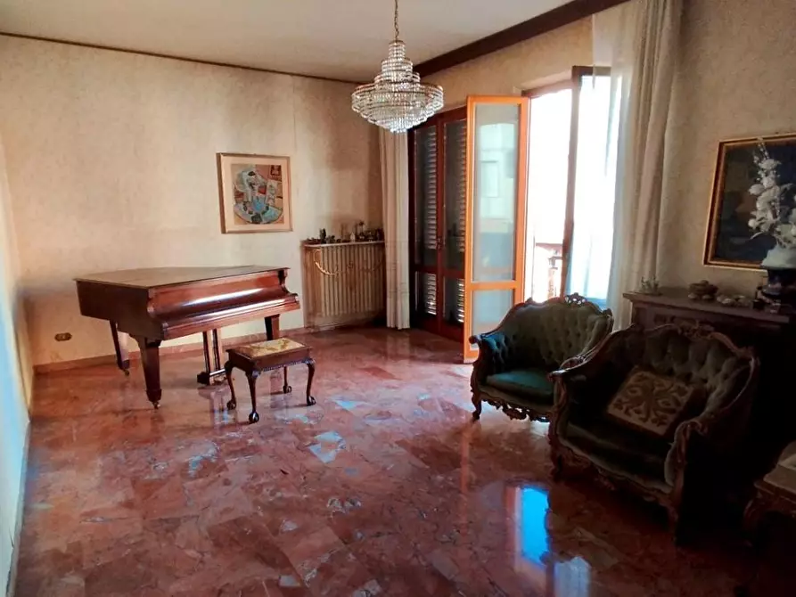 Immagine 10 di Villa in vendita  a Empoli