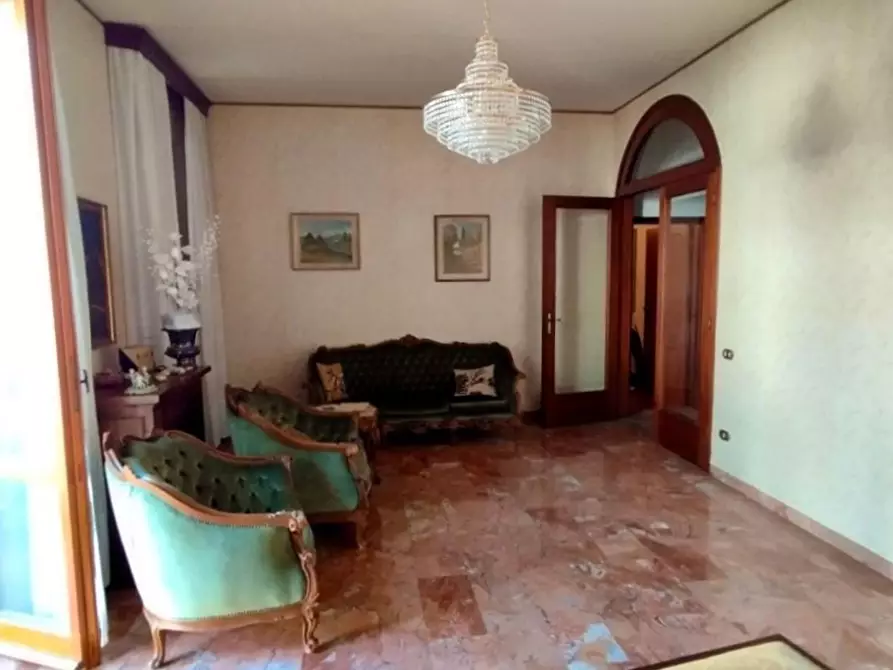 Immagine 2 di Villa in vendita  a Empoli
