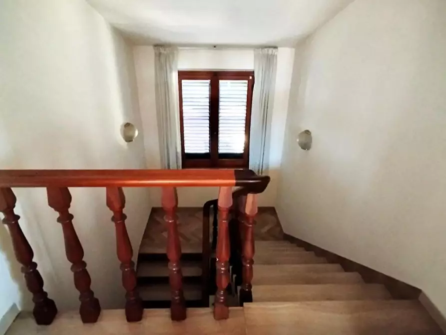 Immagine 4 di Villa in vendita  a Empoli