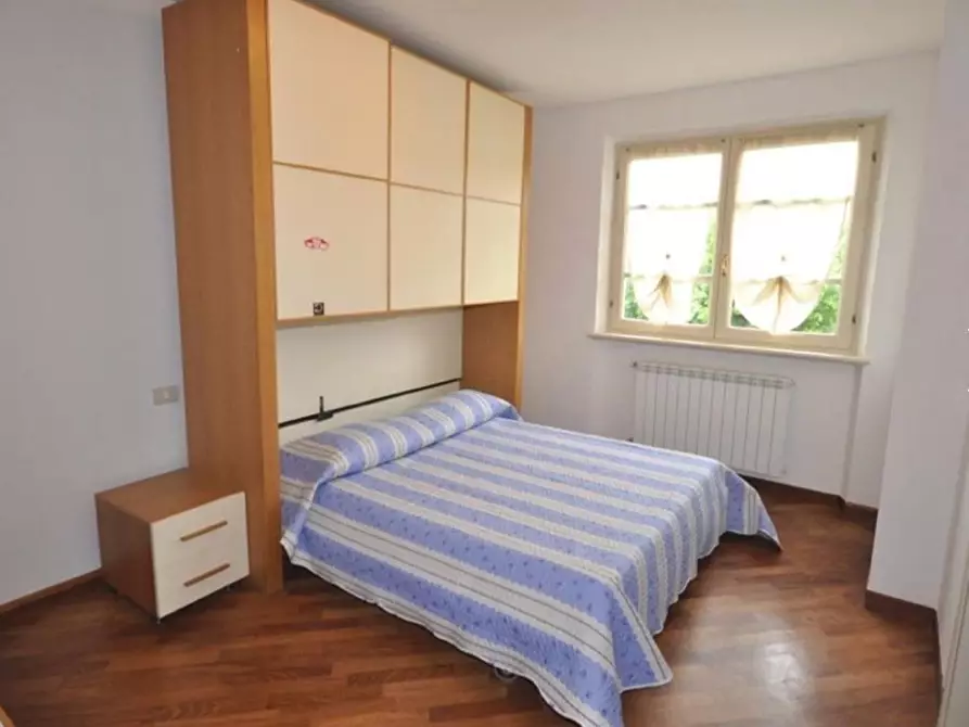 Immagine 11 di Casa bifamiliare in vendita  a Seravezza