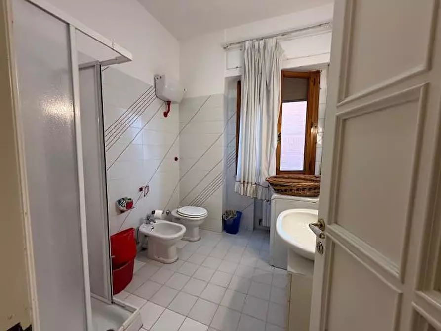 Immagine 9 di Appartamento in vendita  a Siena