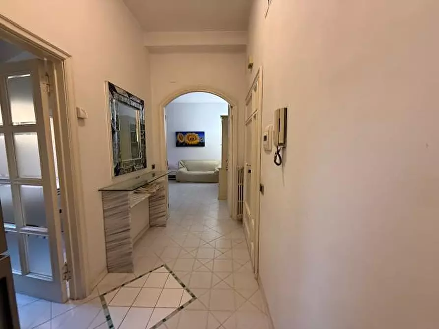 Immagine 1 di Appartamento in vendita  a Siena