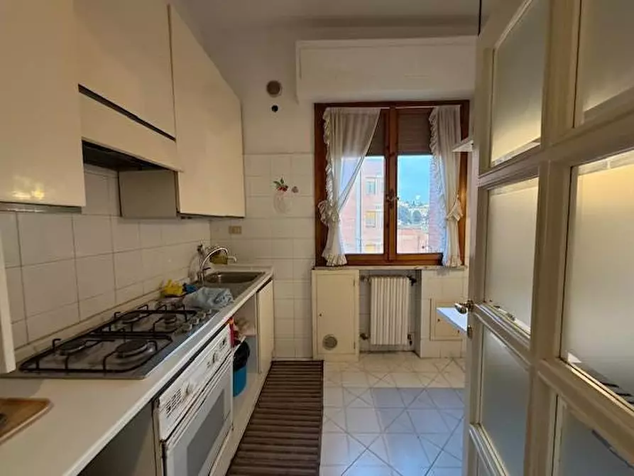 Immagine 2 di Appartamento in vendita  a Siena