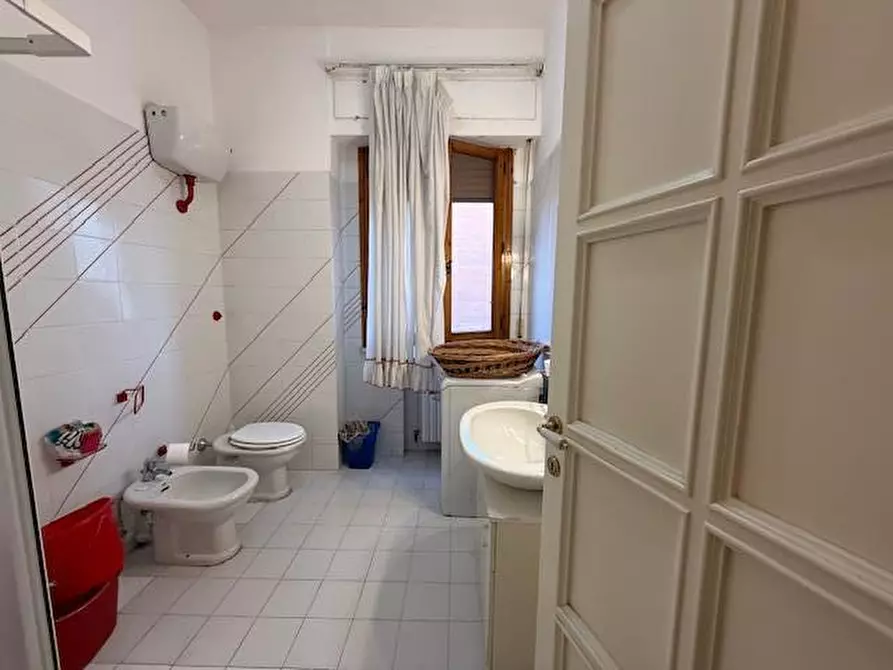 Immagine 10 di Appartamento in vendita  a Siena