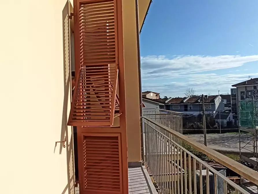 Immagine 16 di Appartamento in affitto  a Lucca