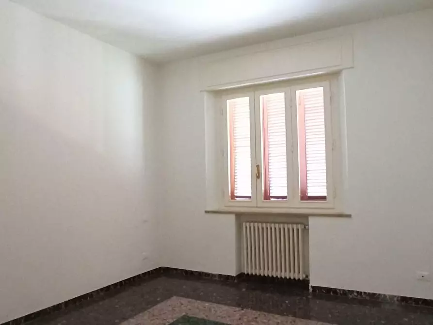 Immagine 9 di Appartamento in affitto  a Lucca