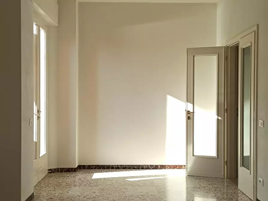 Immagine 1 di Appartamento in affitto  a Lucca