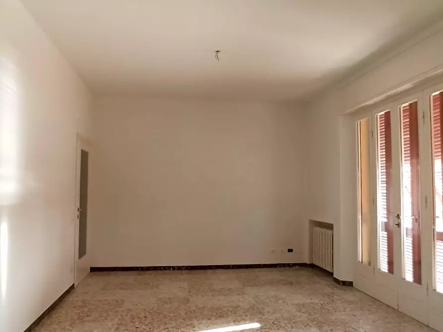 Immagine 12 di Appartamento in affitto  a Lucca