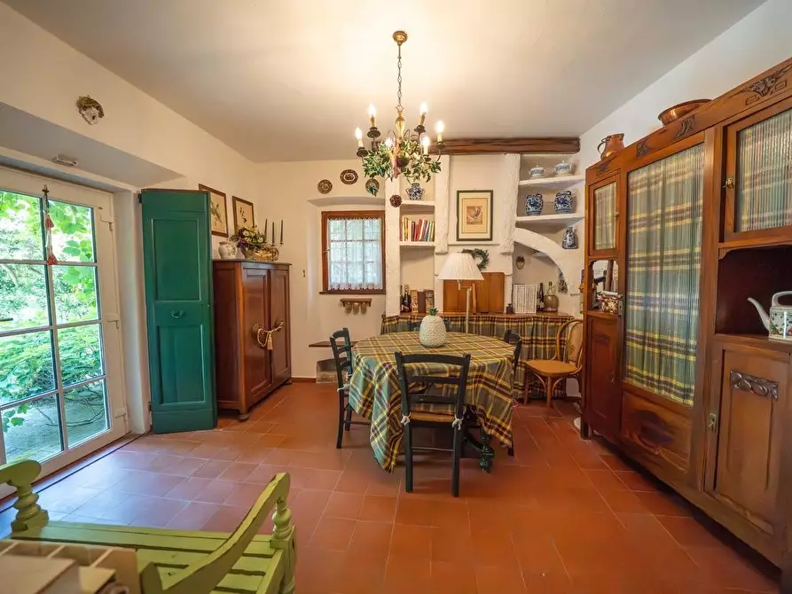 Immagine 10 di Villa in vendita  a Vicopisano