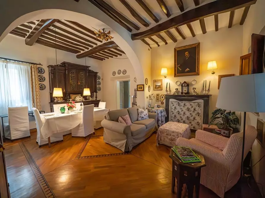 Immagine 7 di Villa in vendita  a Vicopisano