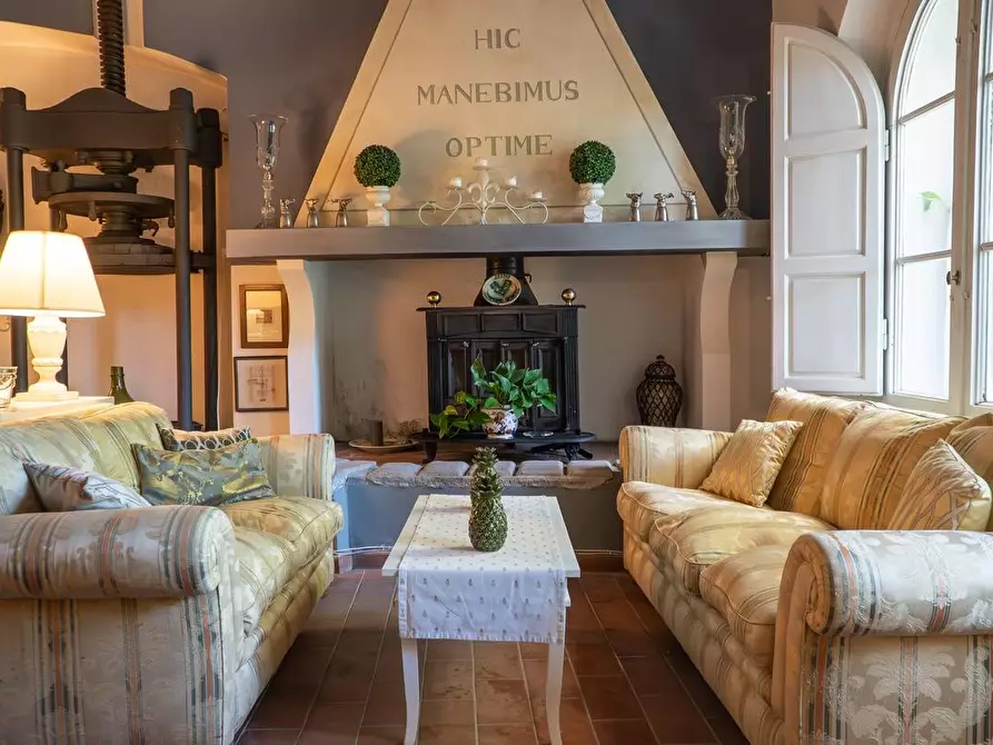 Immagine 52 di Villa in vendita  a Vicopisano