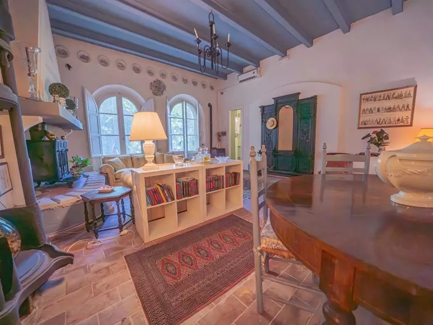 Immagine 42 di Villa in vendita  a Vicopisano