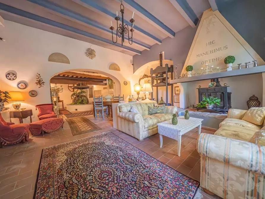 Immagine 40 di Villa in vendita  a Vicopisano