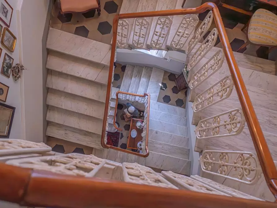 Immagine 31 di Villa in vendita  a Vicopisano