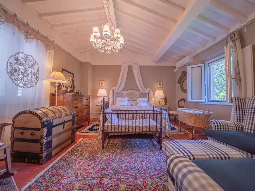 Immagine 27 di Villa in vendita  a Vicopisano